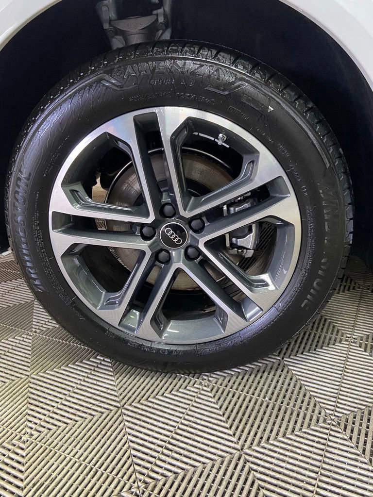 New 2025 Audi Q5 Prestige image 9