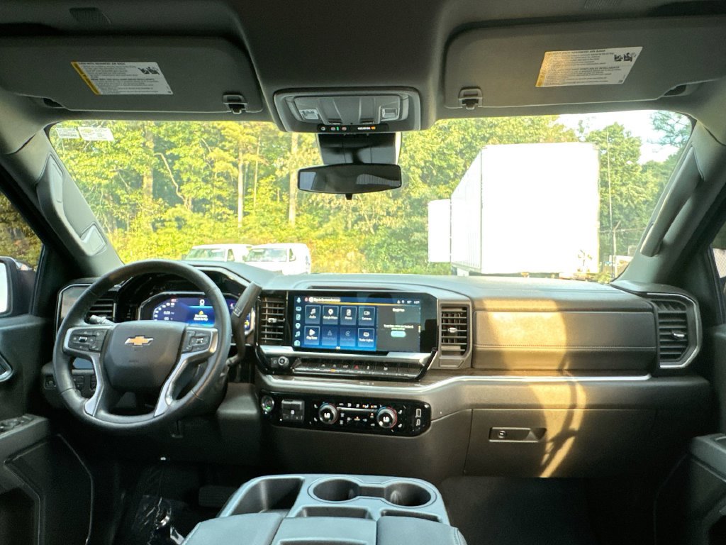 Used 2025 Chevrolet Silverado 1500 LT AWD/4WD image 30