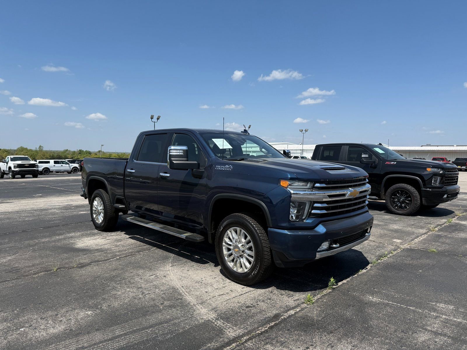 Used 2021 Chevrolet Silverado 2500 High Country w/ Technology Package image 3