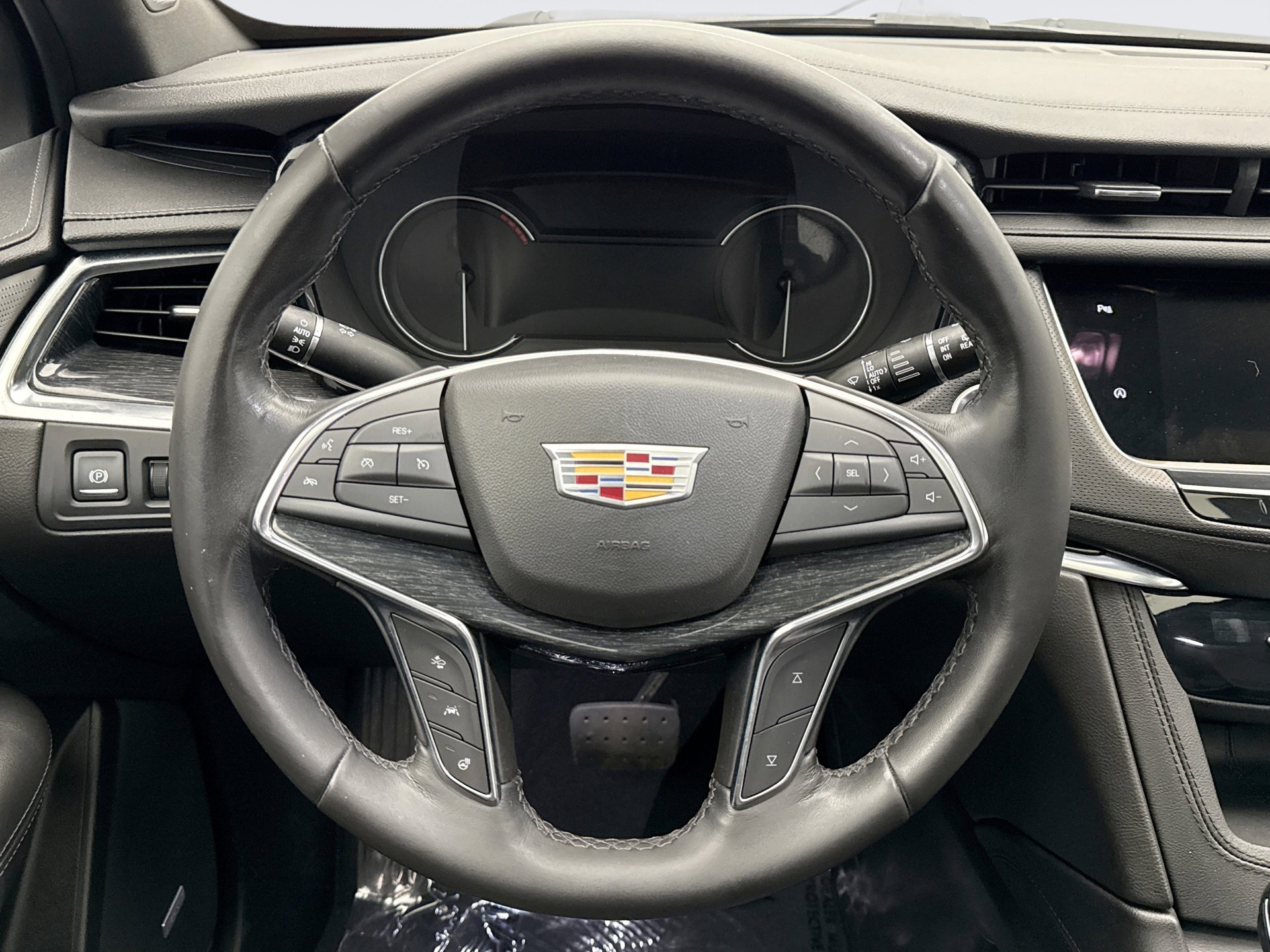 Used 2023 Cadillac XT5 Premium Luxury w/ LPO, Floor Liner Package AWD/4WD image 12