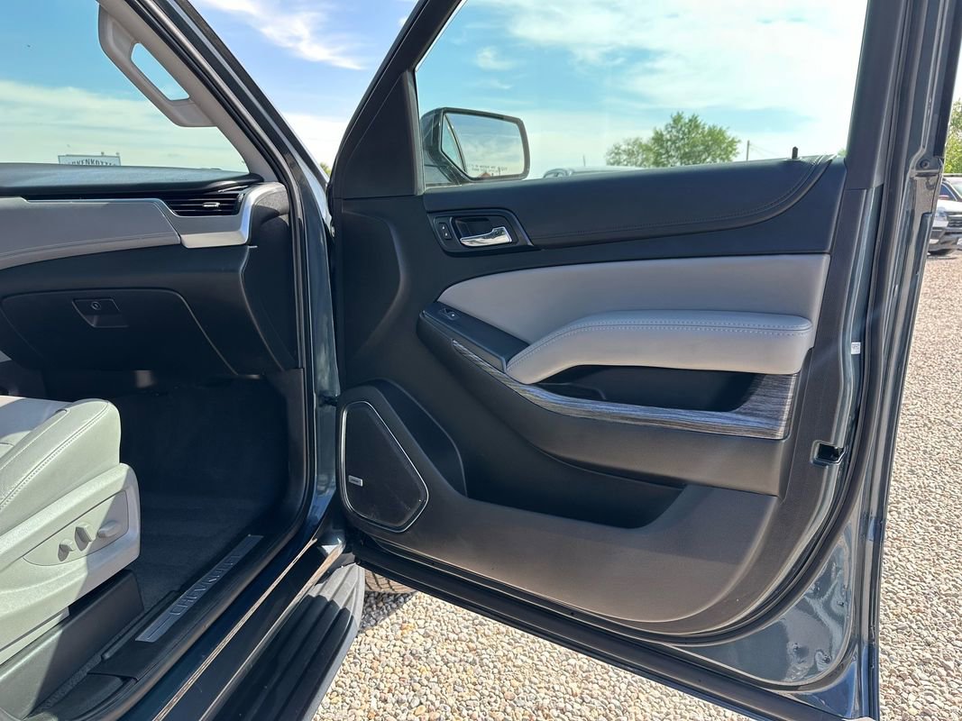 Used 2019 Chevrolet Suburban LT image 13