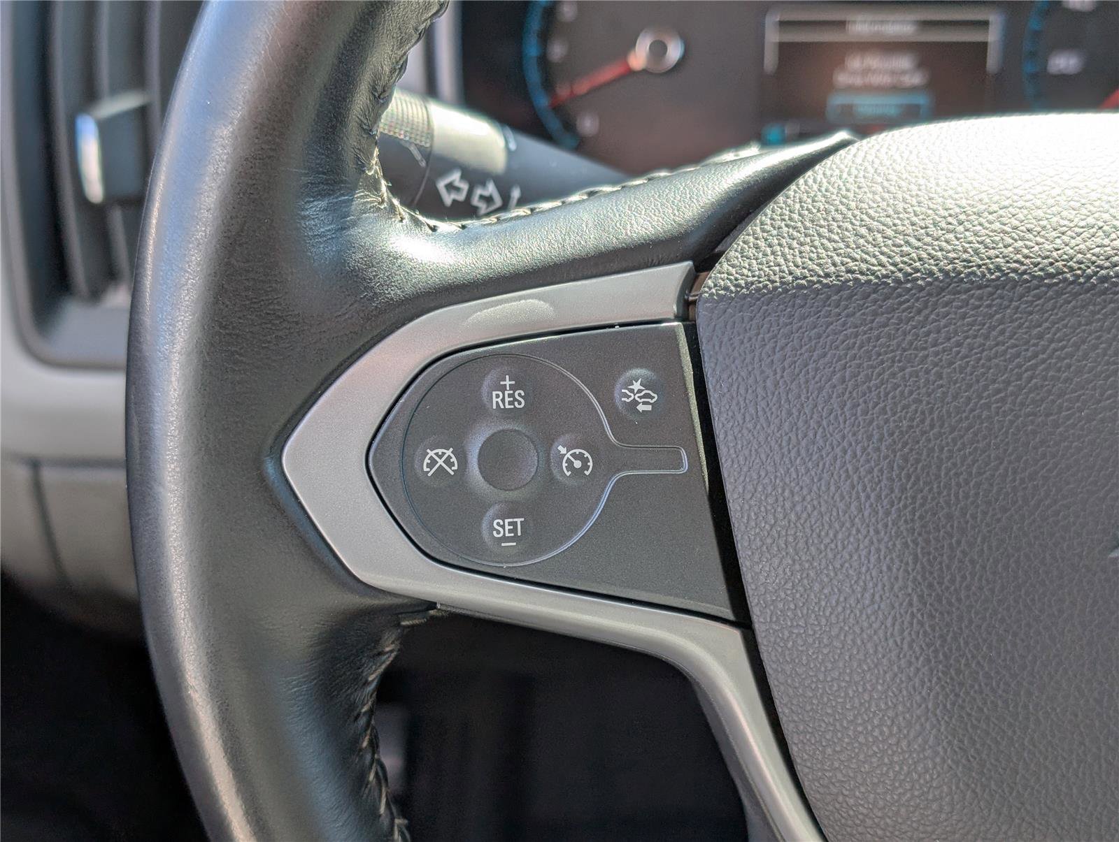 Used 2018 Chevrolet Colorado LT w/ LT Convenience Package image 18