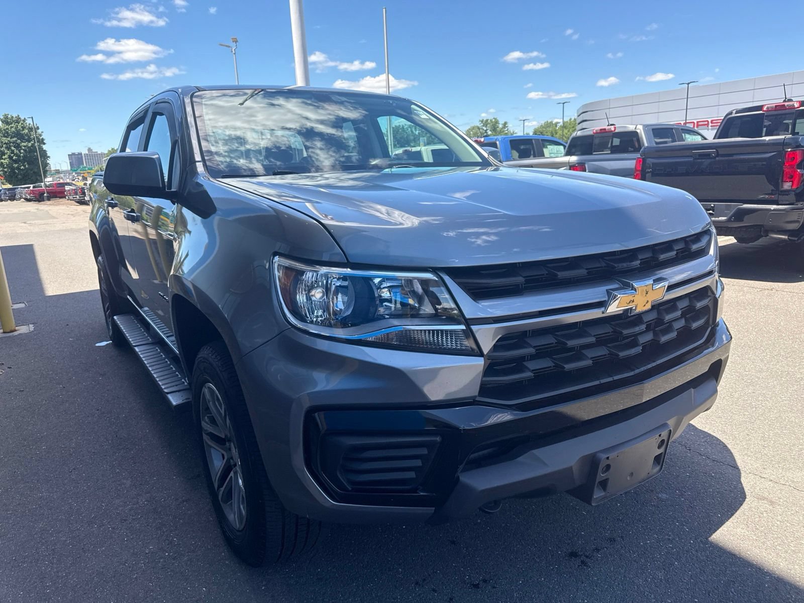 Used 2022 Chevrolet Colorado W/T w/ Custom Special Edition AWD/4WD image 4
