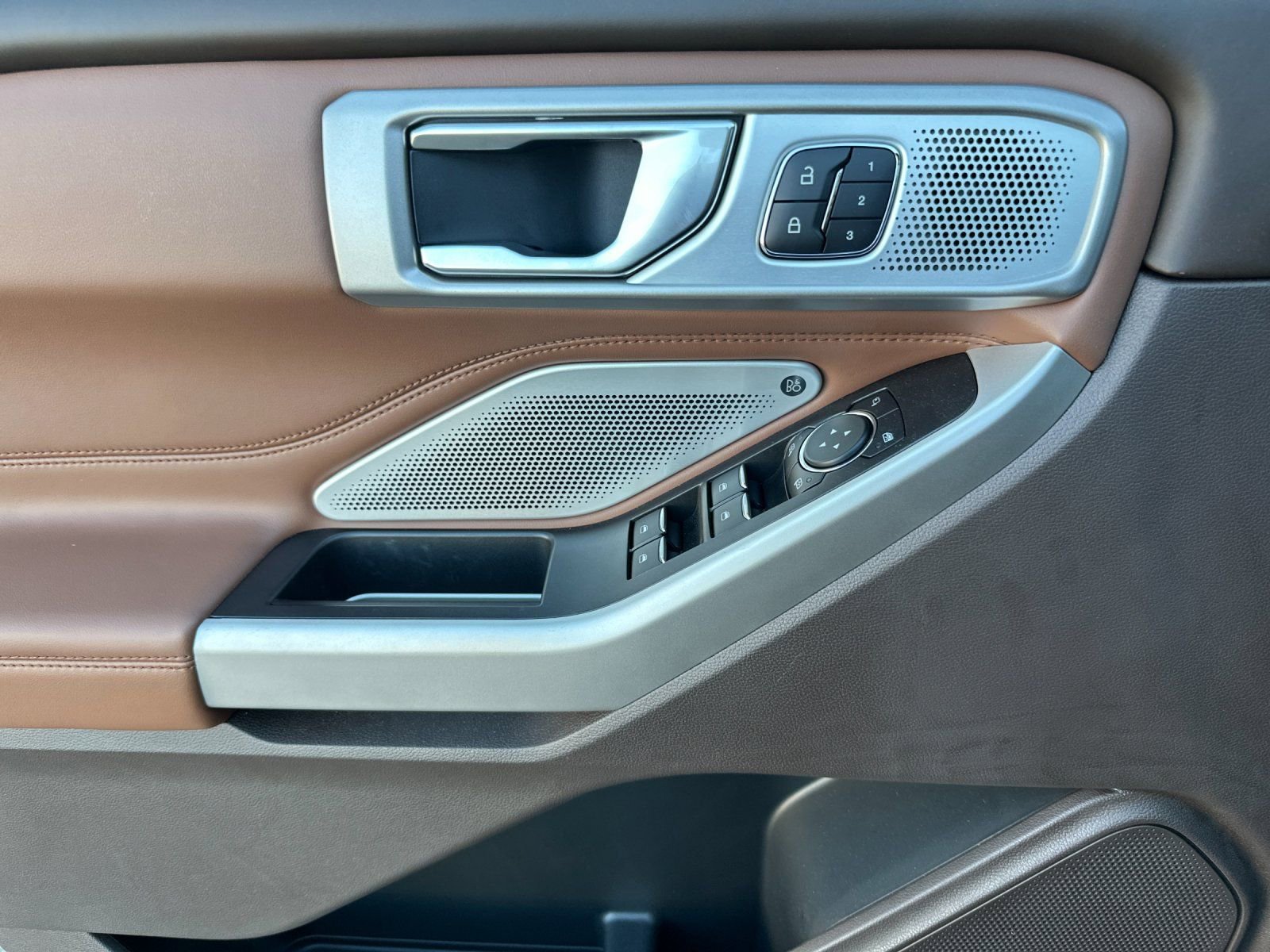 New 2024 Ford Explorer King Ranch w/ Technology Package RWD image 11