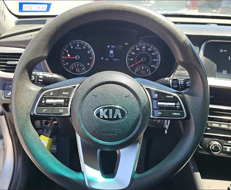 Used 2020 Kia Optima LX FWD image 9
