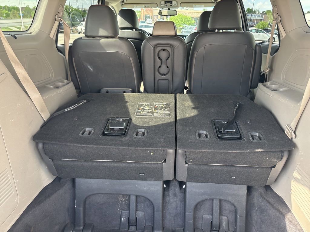 Used 2018 Kia Sedona EX FWD image 41