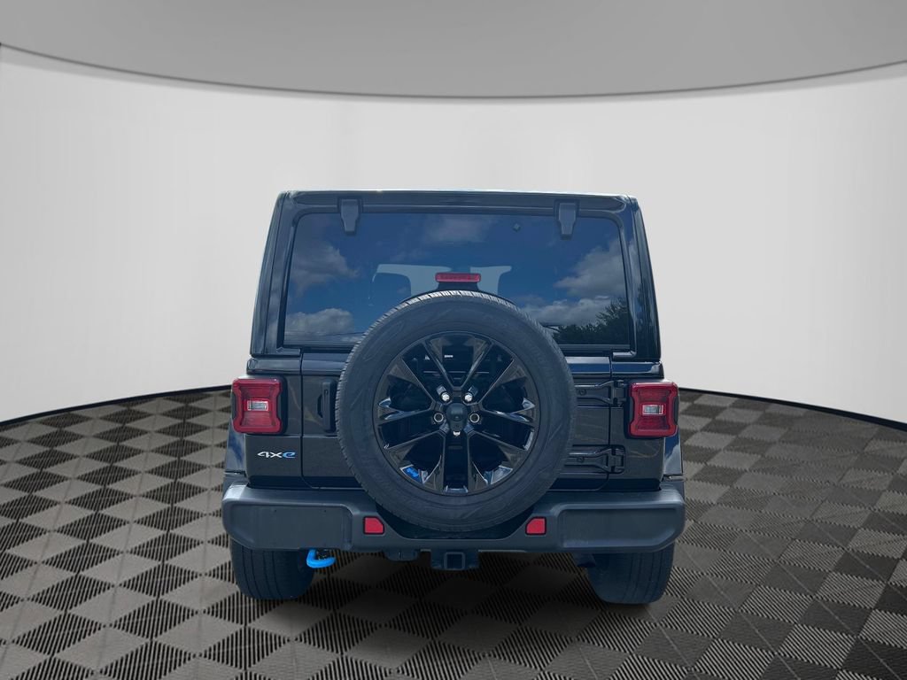 Used 2023 Jeep Wrangler Unlimited Sahara w/ Cold Weather Group AWD/4WD image 4