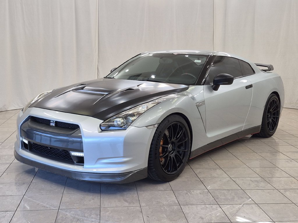 Used 2009 Nissan GT-R Premium AWD/4WD image 4