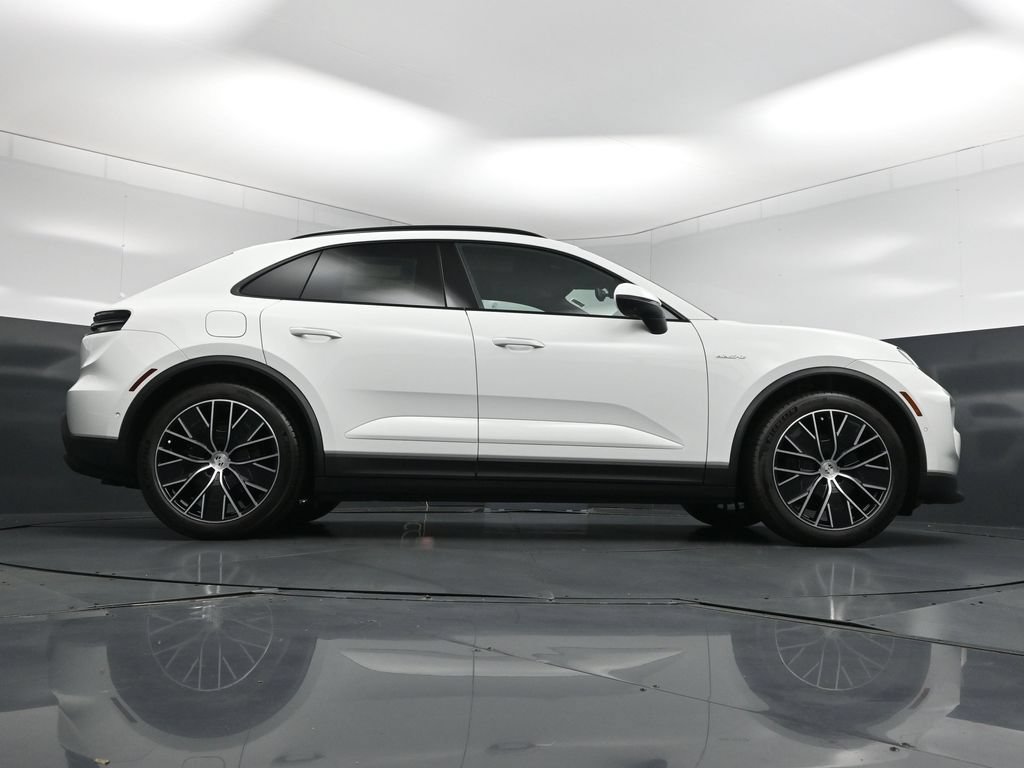 New 2026 Porsche Macan 4 Electric AWD/4WD image 27