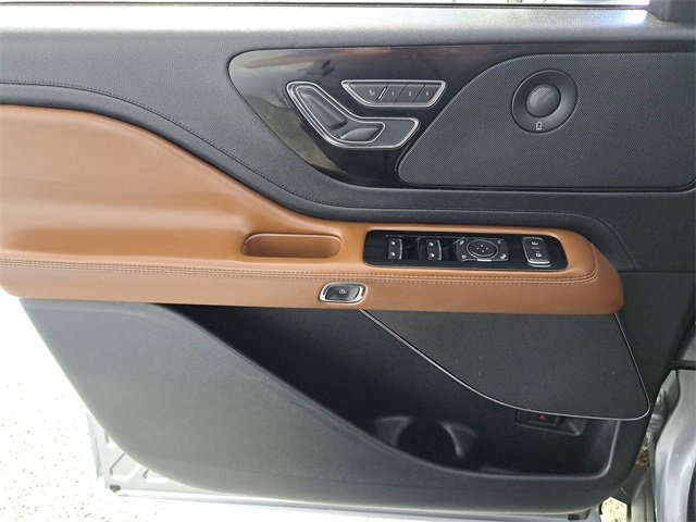 Used 2021 Lincoln Aviator Reserve w/ Equipment Group 201A image 23