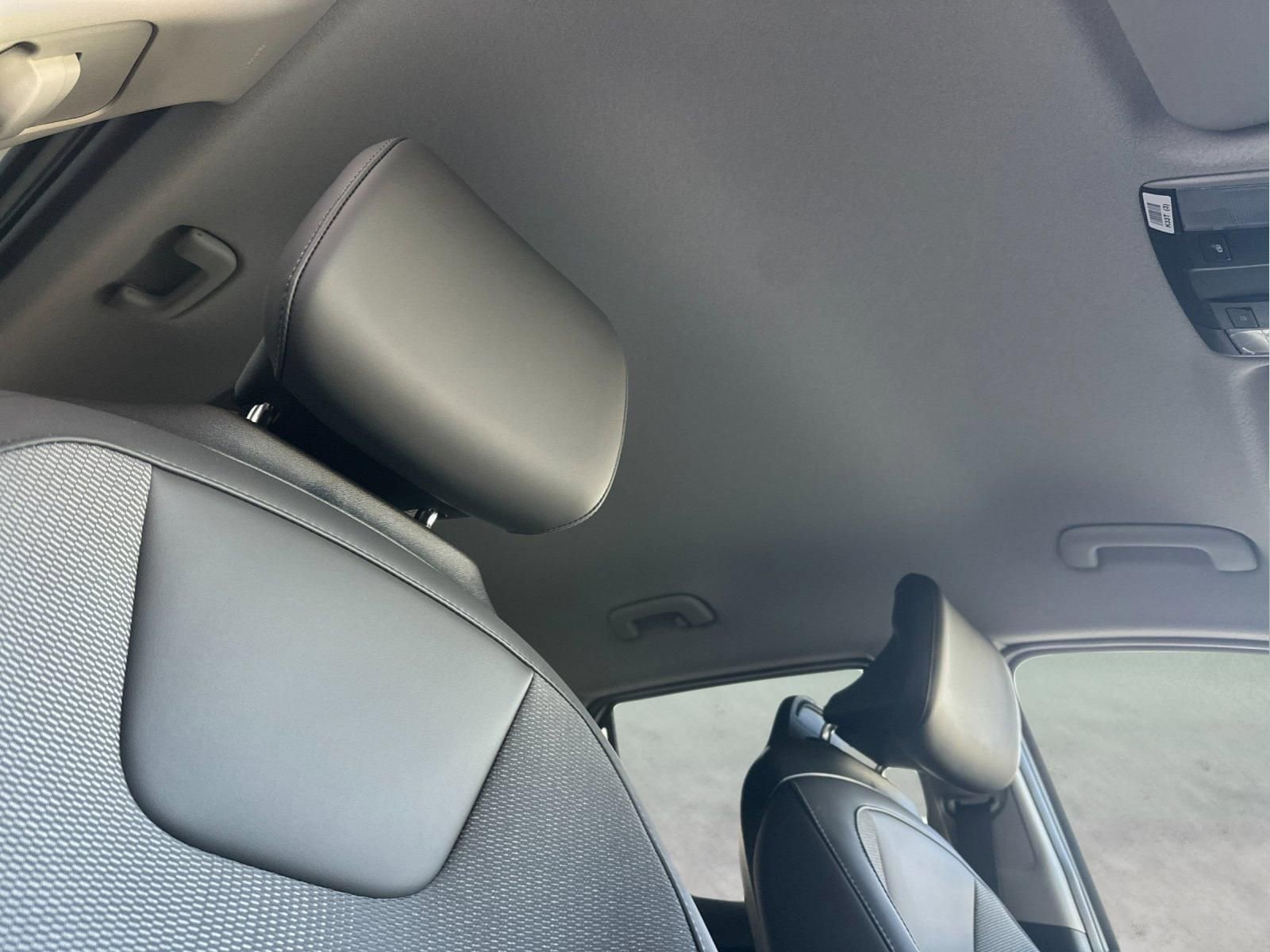 New 2026 Kia Niro Wind FWD image 17