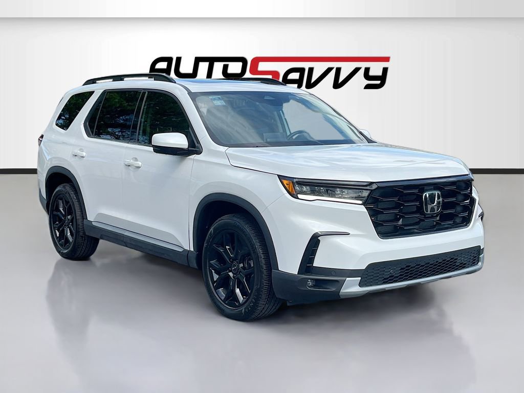 Used 2023 Honda Pilot Touring image 1
