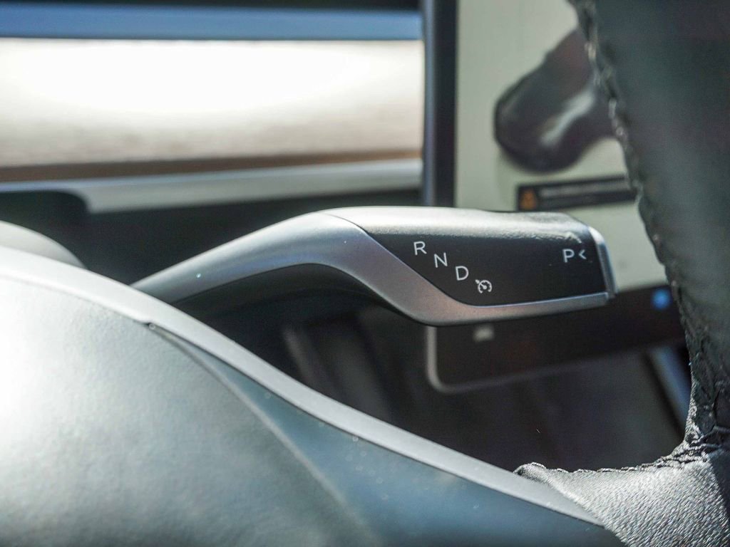 Used 2023 Tesla Model Y Performance AWD/4WD image 22