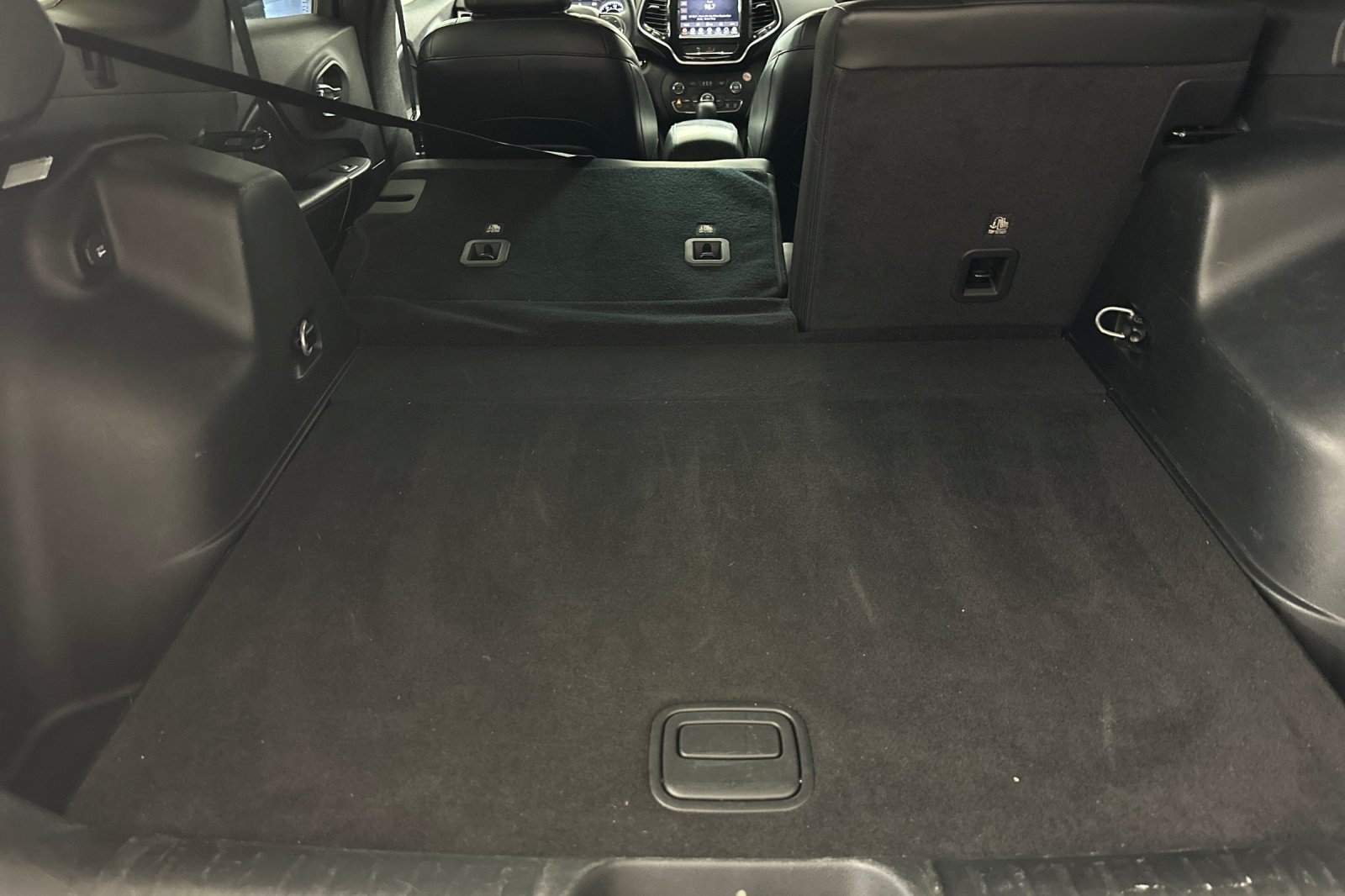 Used 2019 Jeep Cherokee Limited FWD image 26