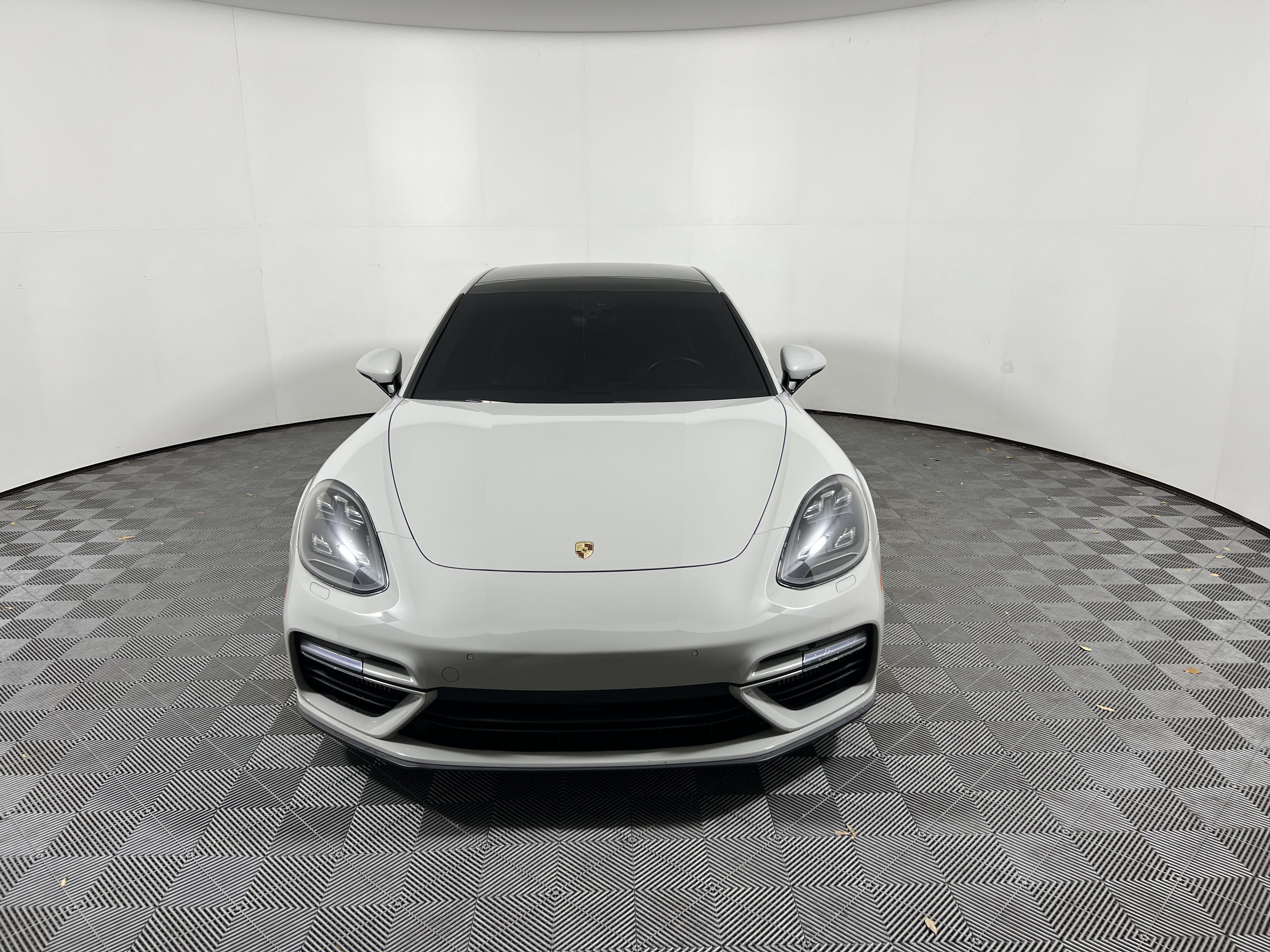 Used 2018 Porsche Panamera Turbo w/ Premium Package Plus AWD/4WD image 10