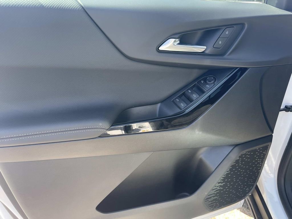 New 2026 Chevrolet Equinox LT image 14