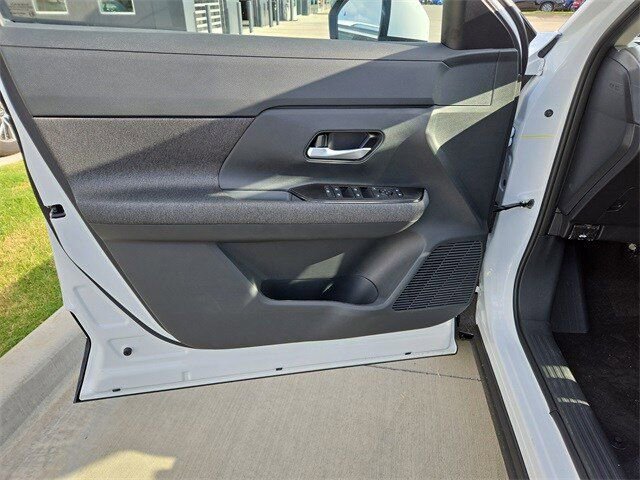 New 2025 Nissan Kicks SV w/ SV Premium Package image 11