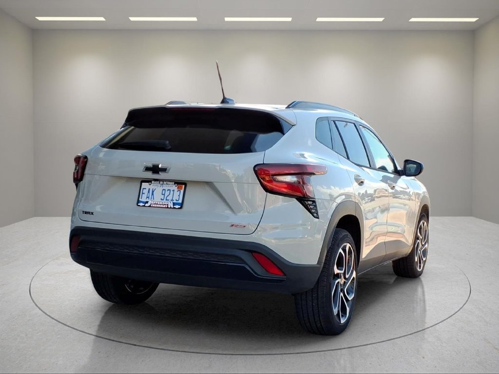 Used 2026 Chevrolet Trax RS w/ Driver Confidence Package FWD image 4