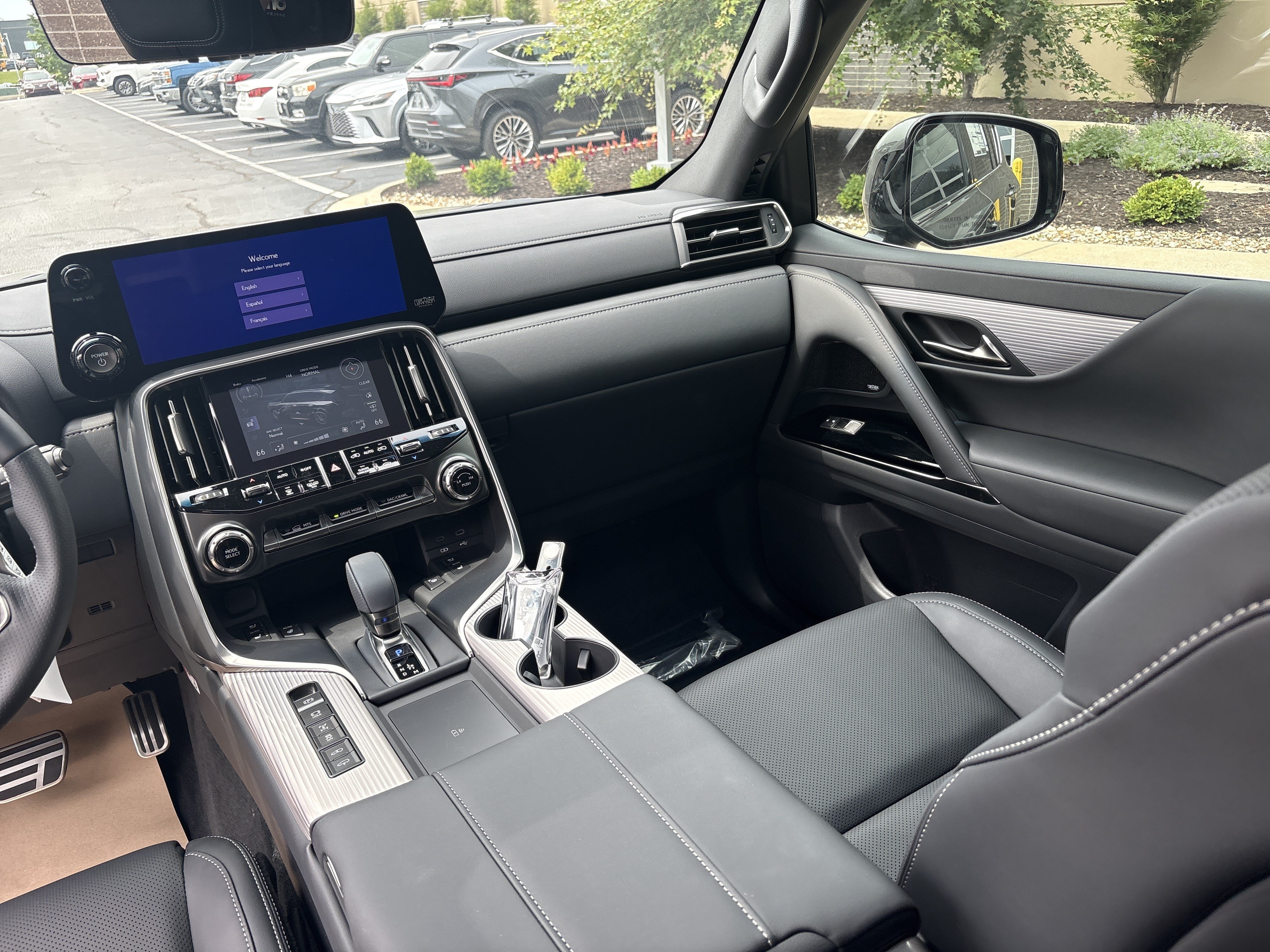 New 2026 Lexus LX 700h F Sport AWD/4WD image 17