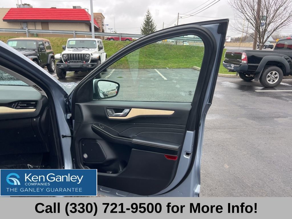 Used 2022 Ford Escape Titanium w/ Titanium Elite Package image 52