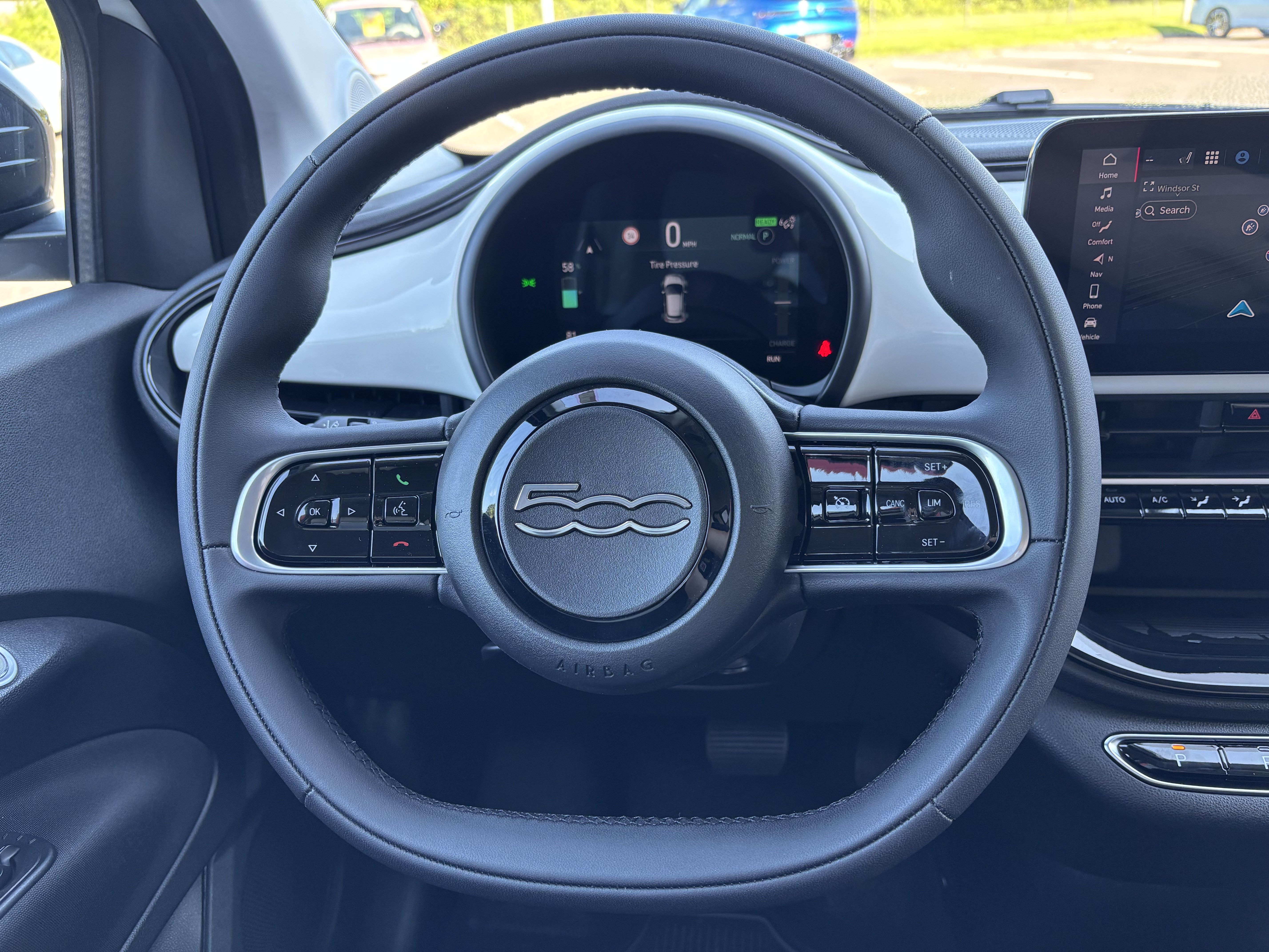 New 2026 FIAT 500 e w/ Comfort Group FWD image 18