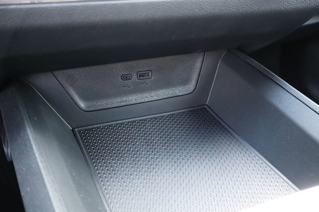 New 2026 Chevrolet Equinox LT w/ Midnight Edition AWD/4WD image 23