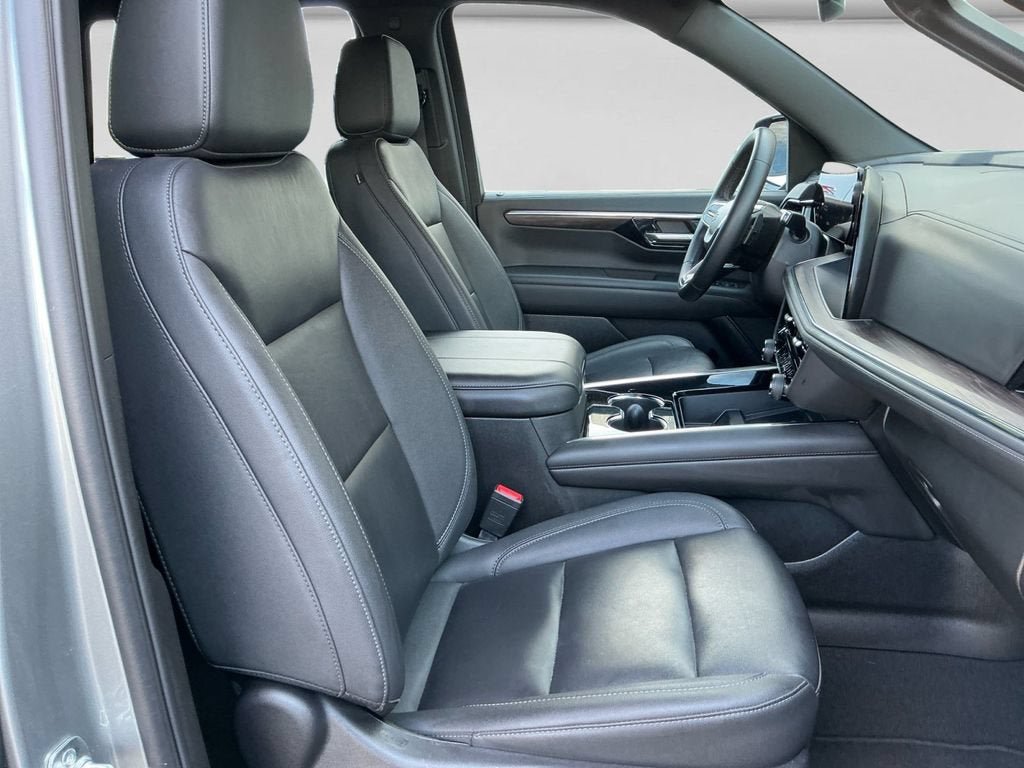 Used 2025 Chevrolet Tahoe Z71 AWD/4WD image 15