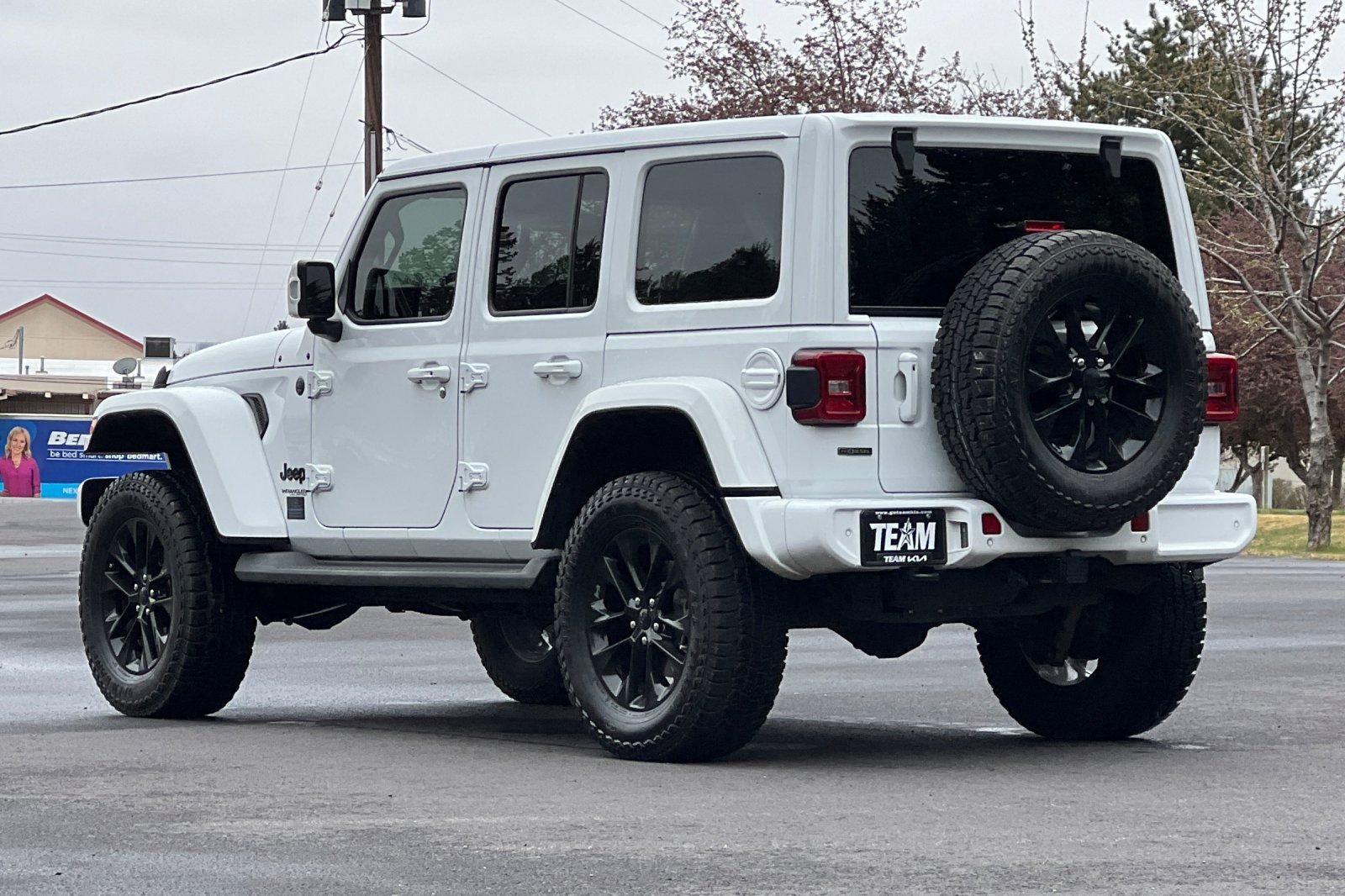 Used 2022 Jeep Wrangler Unlimited Sahara image 6
