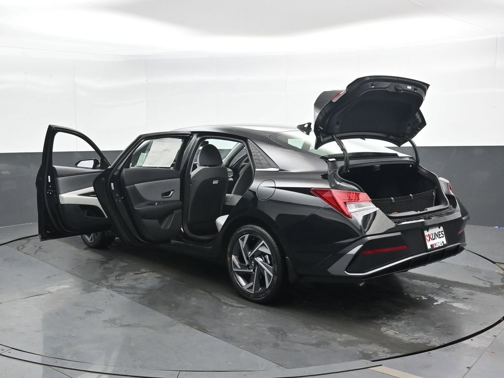 New 2026 Hyundai Elantra Limited FWD image 47