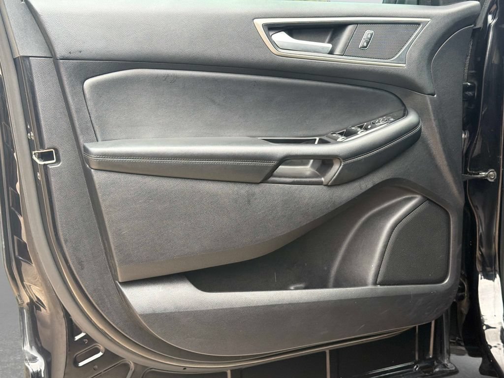 Used 2020 Ford Edge SEL w/ Convenience Package AWD/4WD image 18