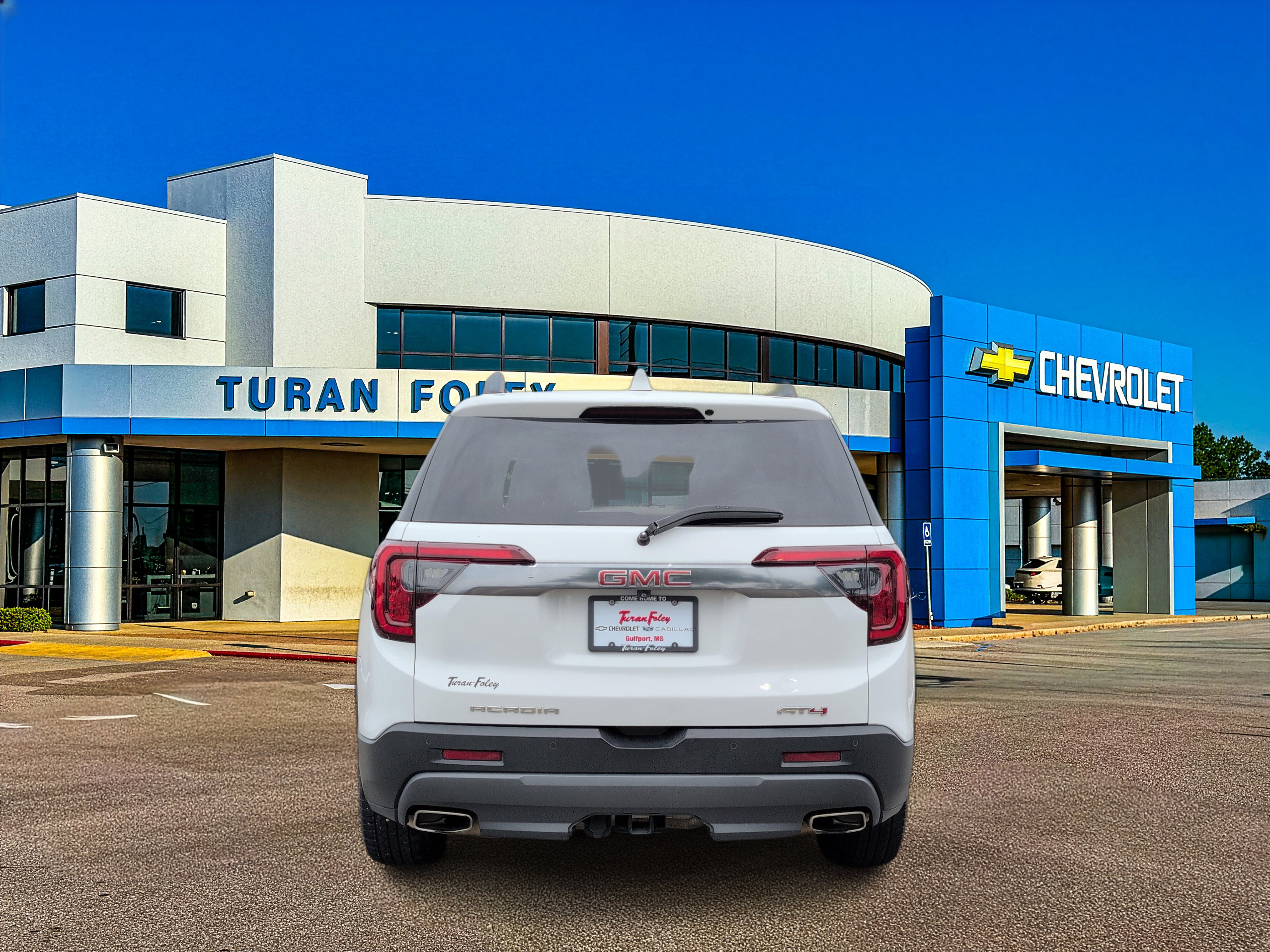 Used 2021 GMC Acadia AT4 w/ Preferred Package AWD/4WD image 4