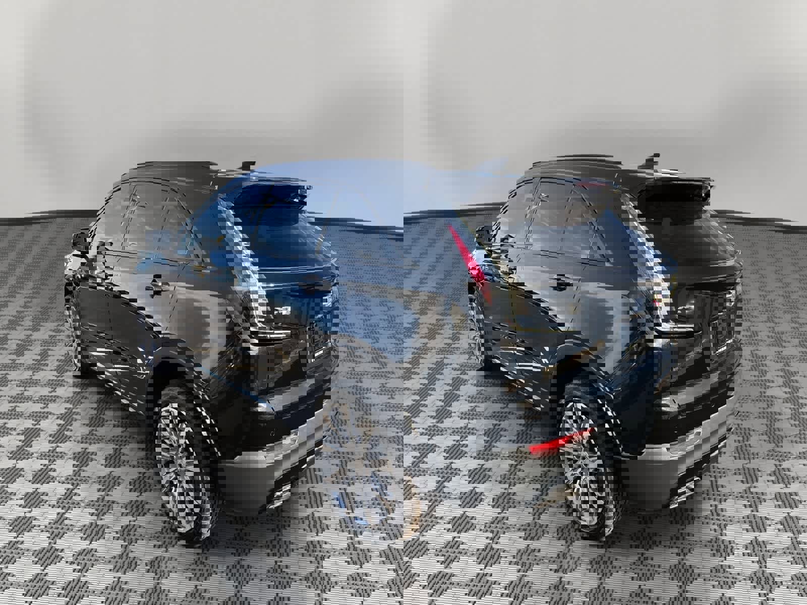 Used 2023 Cadillac XT4 Sport FWD image 5