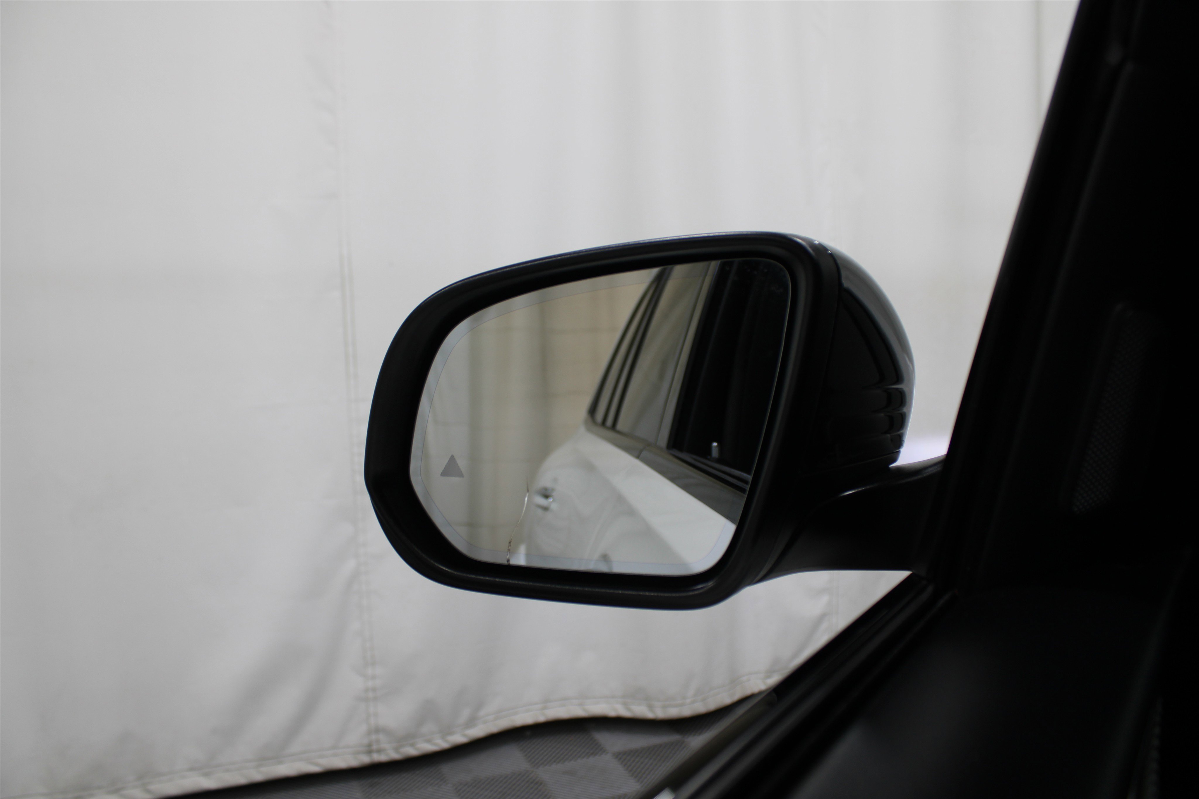 Used 2022 Mercedes-Benz GLS 450 4MATIC image 13