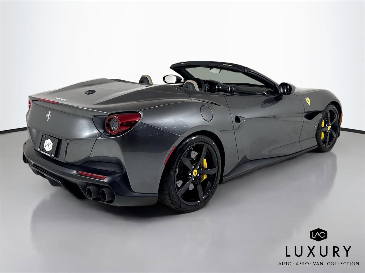 Used 2020 Ferrari Portofino image 6