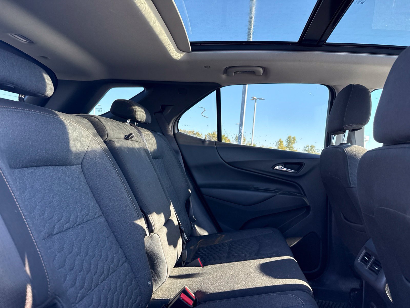 Used 2020 Chevrolet Equinox LT FWD image 16
