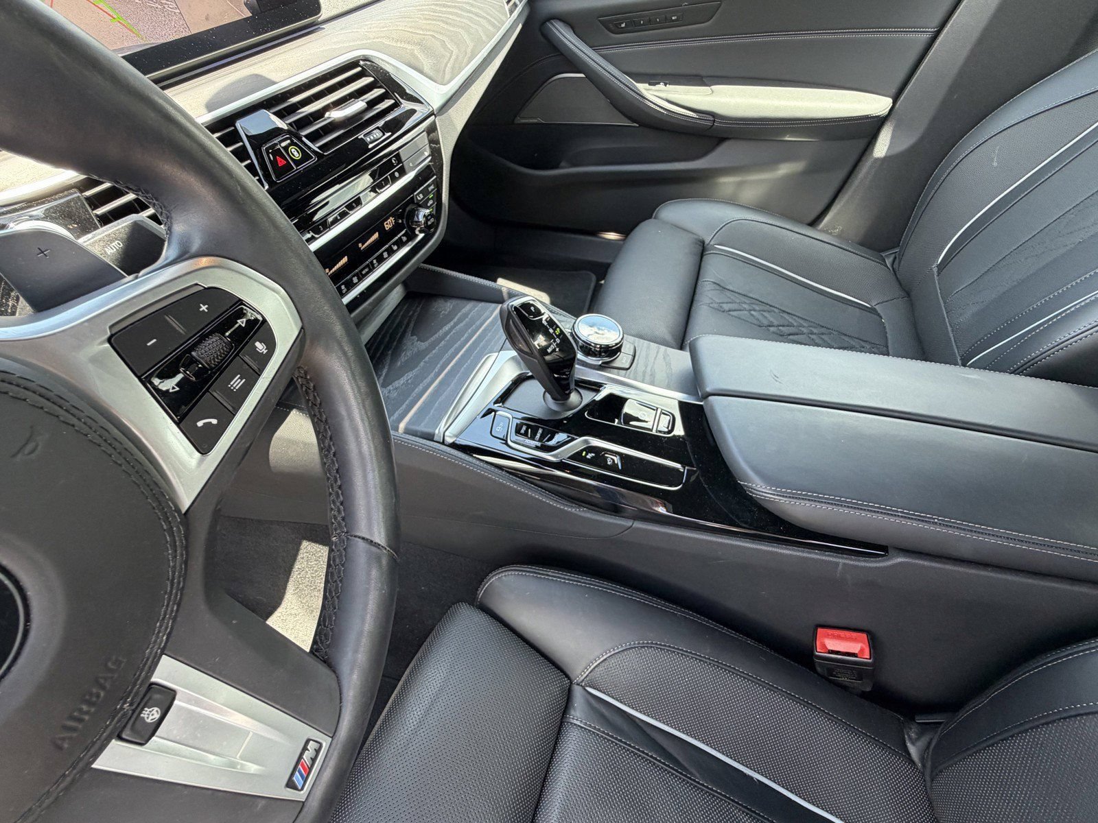Used 2023 BMW M550i xDrive w/ Dynamic Handling Package AWD/4WD image 22