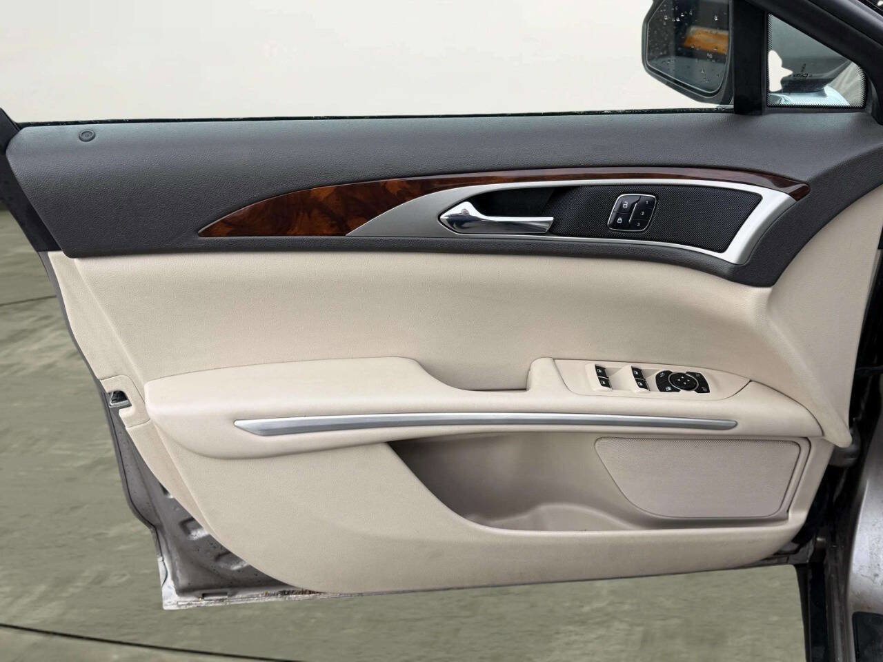 Used 2016 Lincoln MKZ Hybrid w/ Equipment Group 600A Reserve image 9