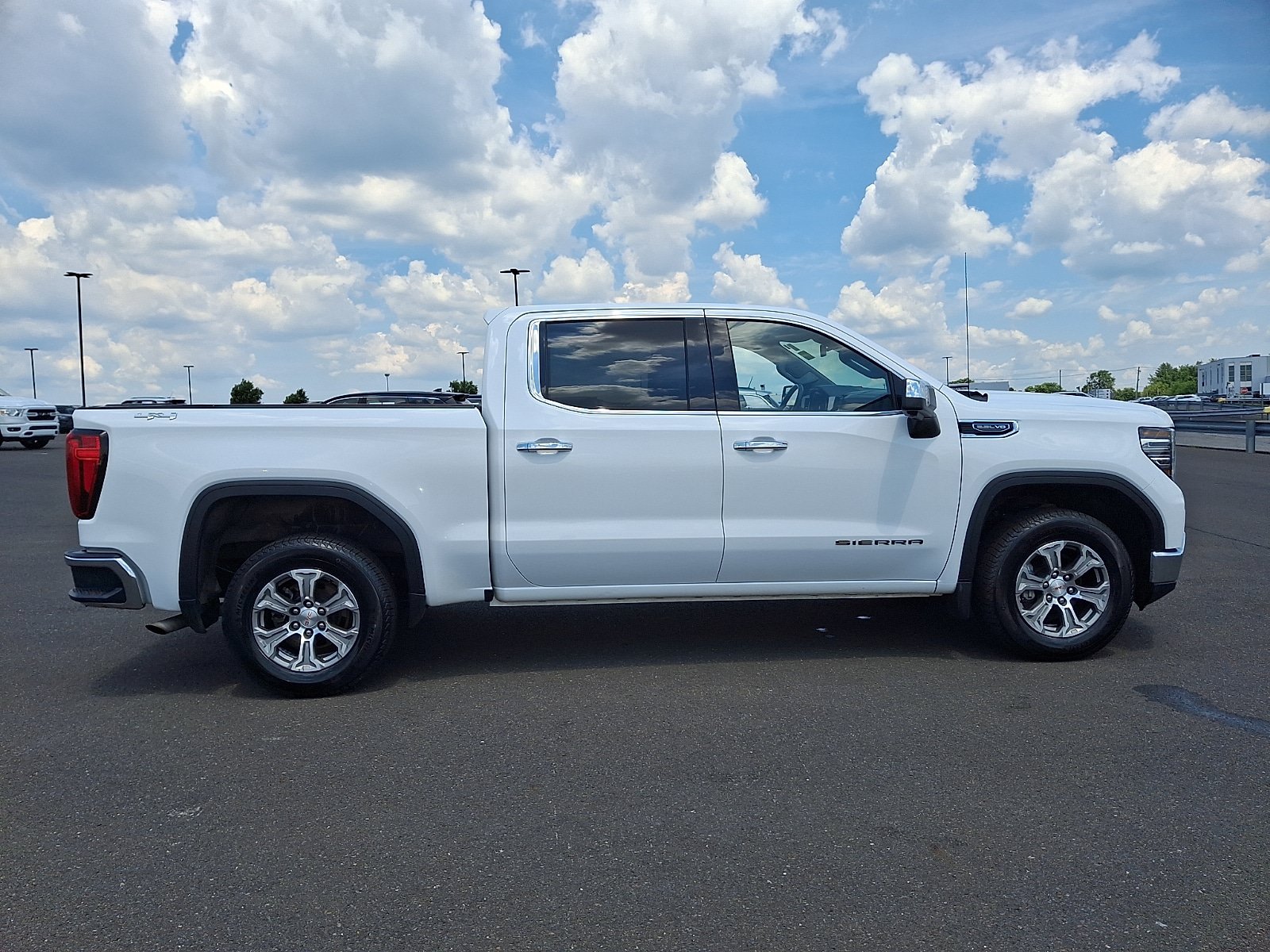 Used 2025 GMC Sierra 1500 SLT AWD/4WD image 7
