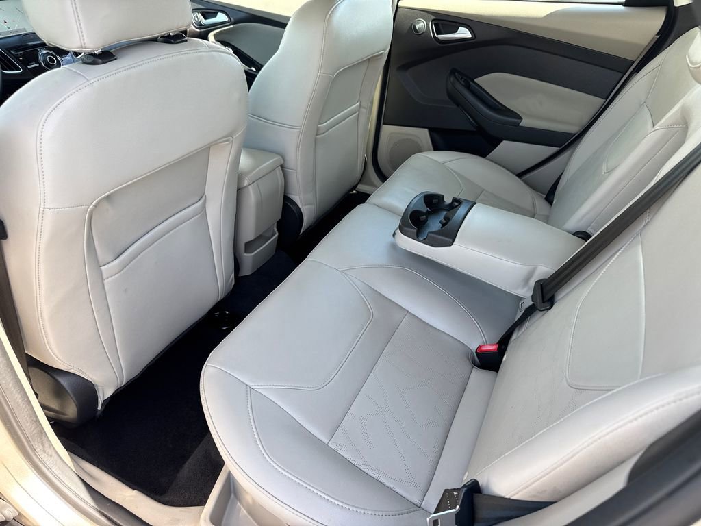 Used 2017 Ford Focus Electric Hatchback image 18