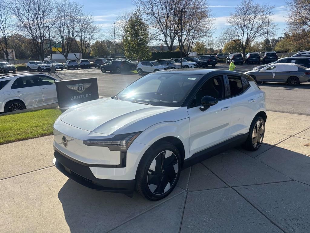 New 2025 Volvo EX30 Plus w/ Protection Package Premier image 3