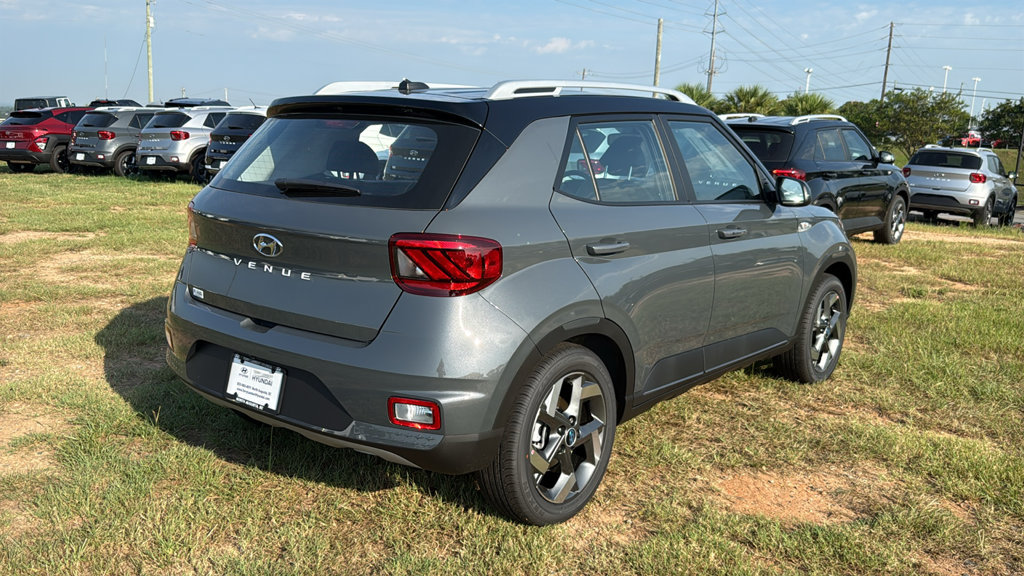 New 2026 Hyundai Venue SEL FWD image 7