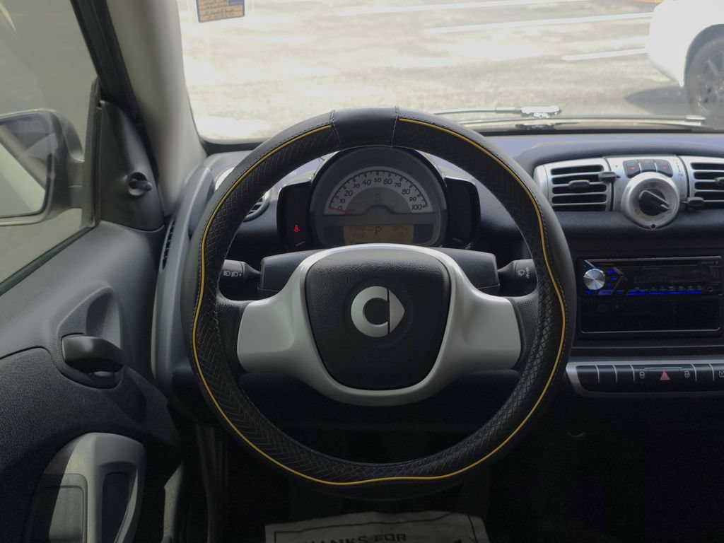 Used 2013 smart fortwo pure RWD image 15