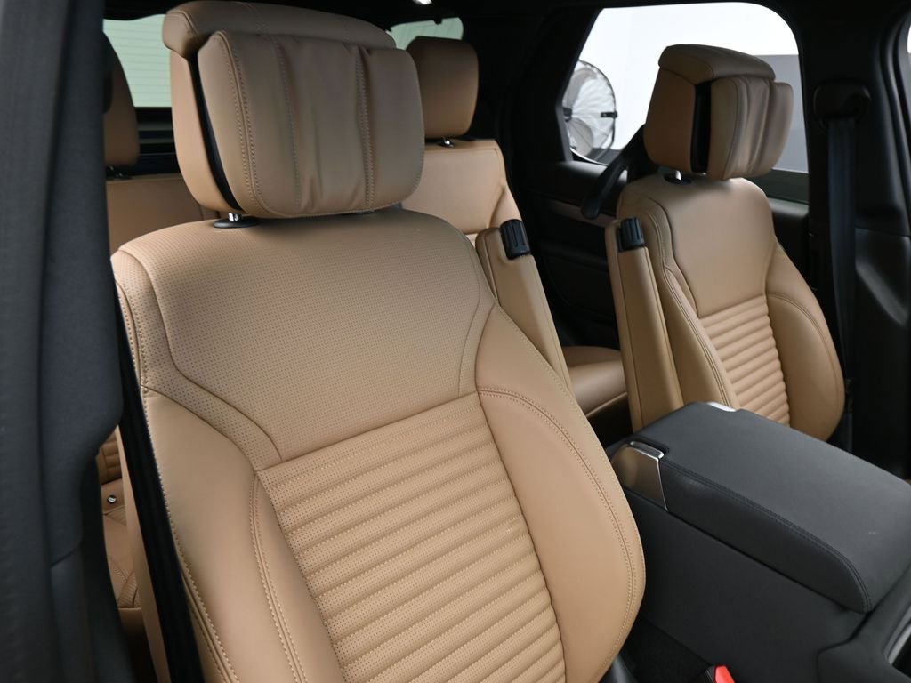 Used 2026 Land Rover Discovery Limited Edition image 49