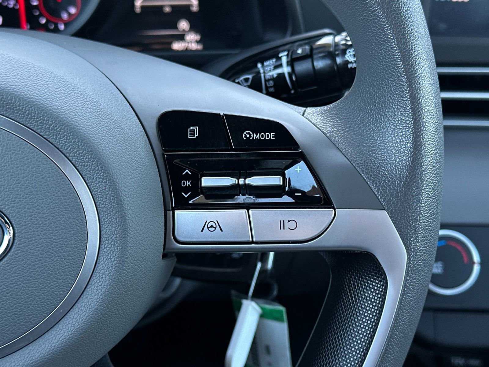 Used 2021 Hyundai Elantra SE image 23