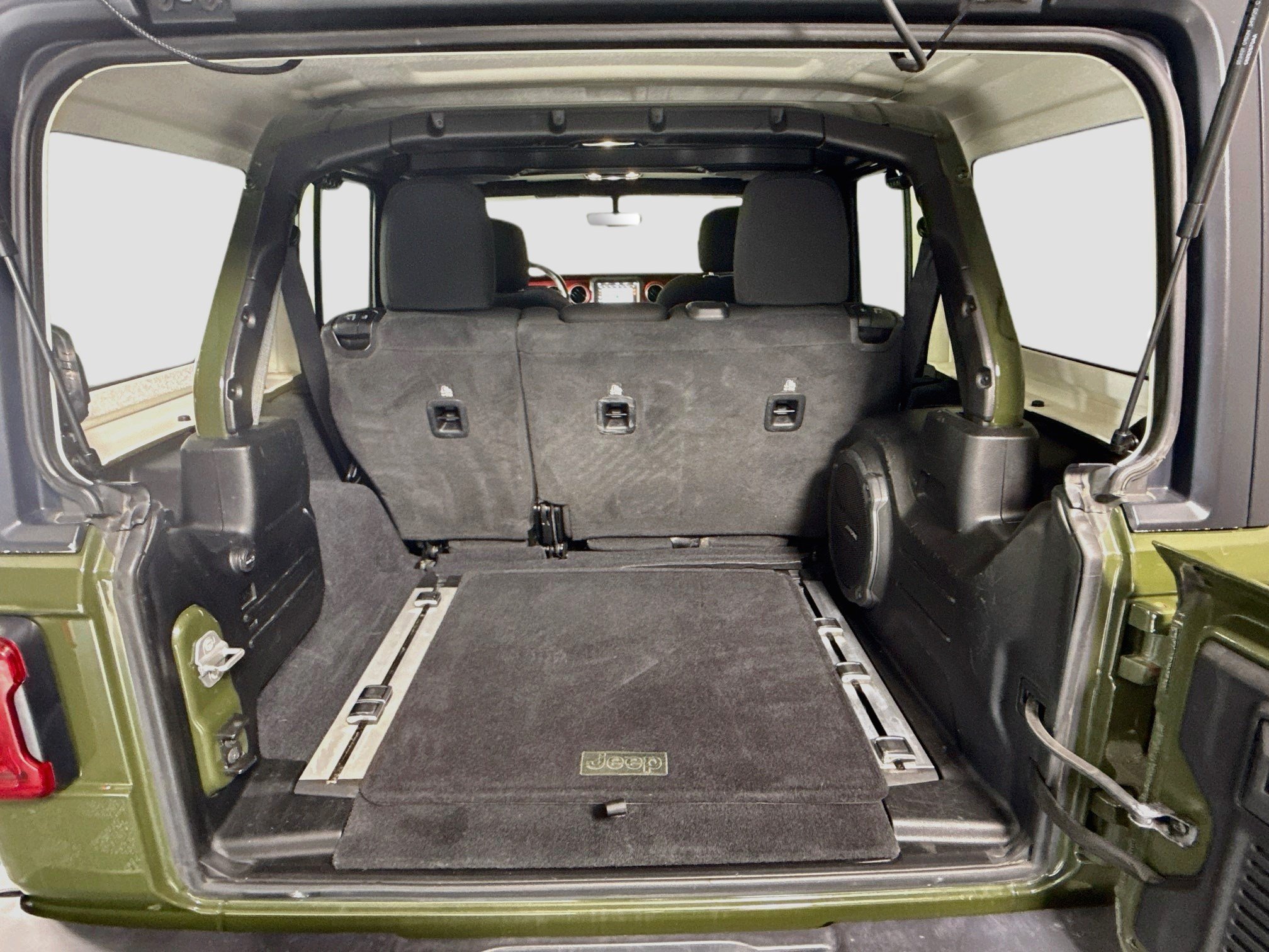 Used 2021 Jeep Wrangler Unlimited Rubicon w/ Uconnect 4C Nav & Sound Group AWD/4WD image 35