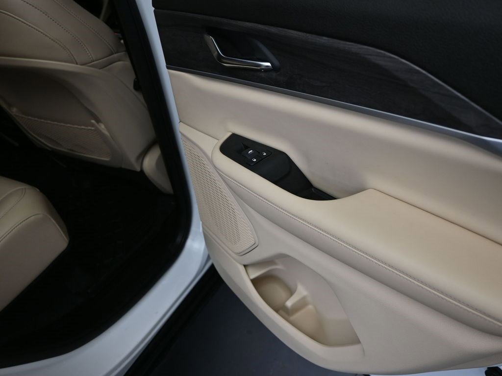 Used 2024 Jeep Grand Cherokee Limited w/ Luxury Tech Group II image 23