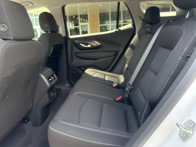 Used 2024 GMC Terrain SLE w/ Driver Convenience Package FWD image 19