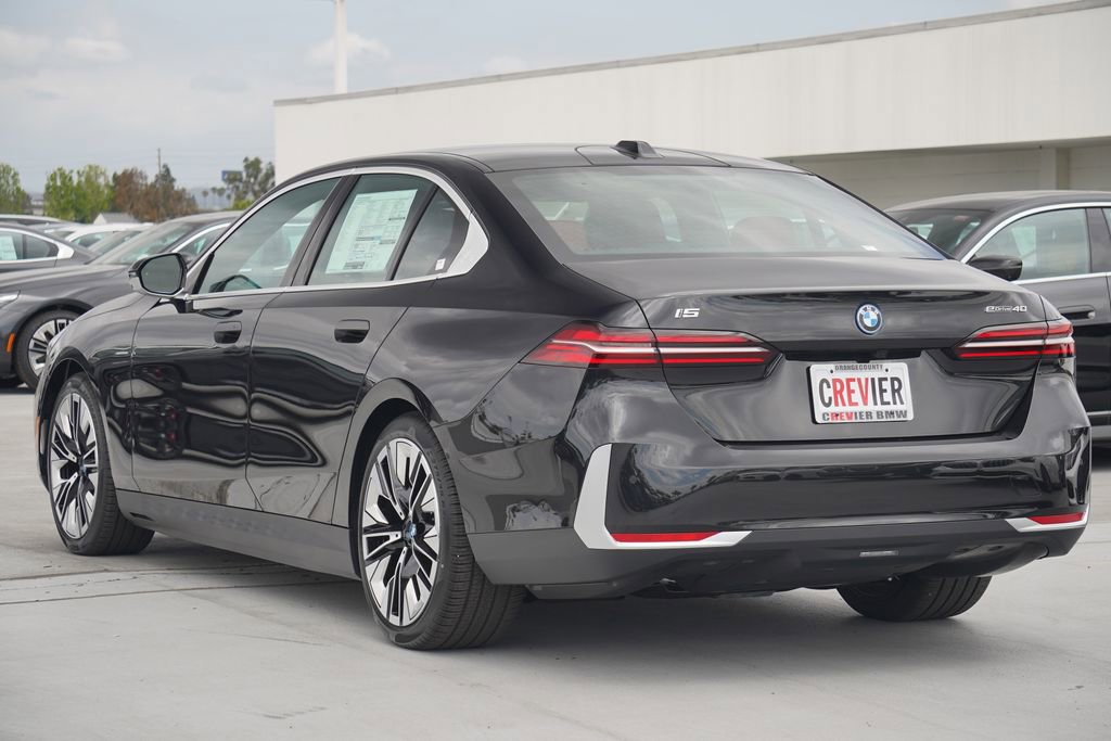 Used 2025 BMW i5 eDrive40i w/ Premium Package image 7