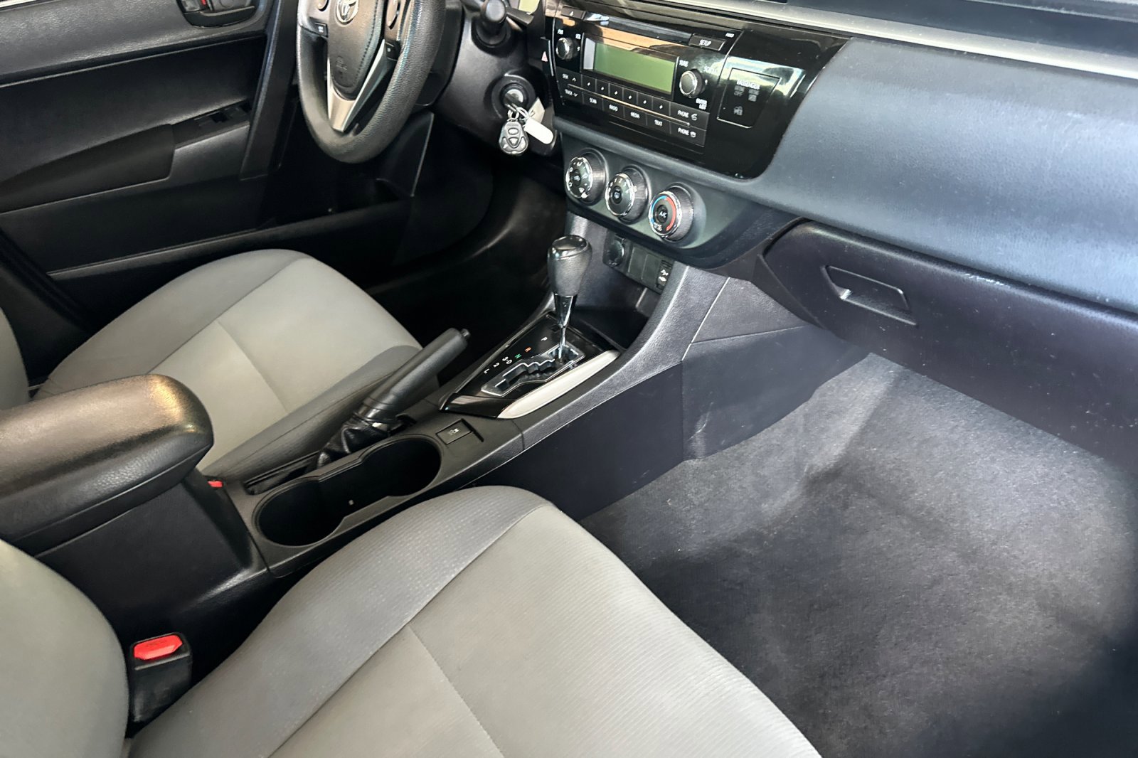 Used 2015 Toyota Corolla L image 15