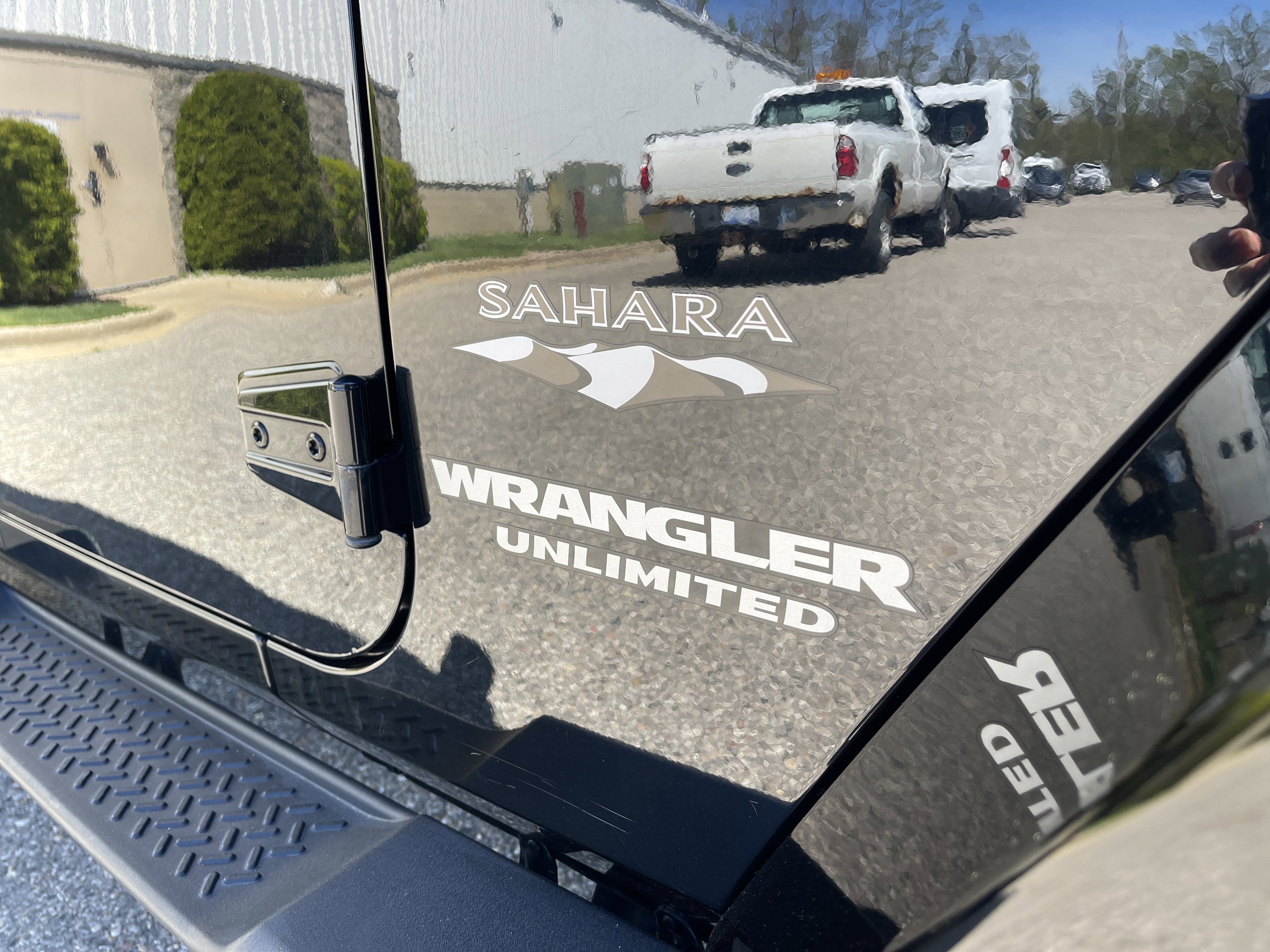 Used 2017 Jeep Wrangler Unlimited Sahara AWD/4WD image 24